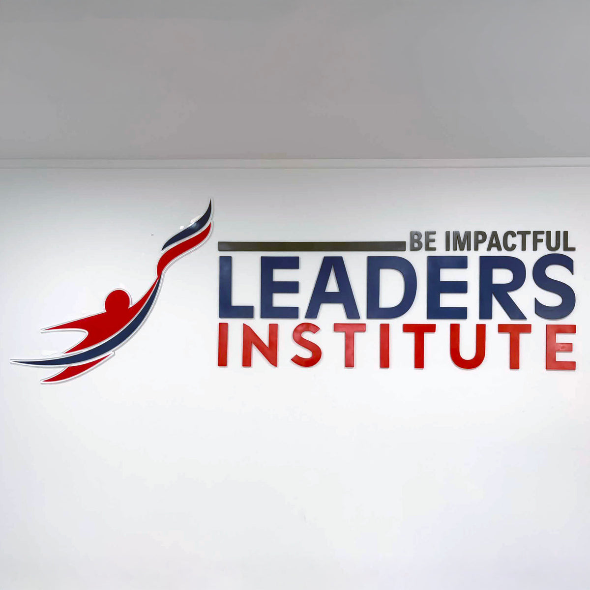 leaders_institute_acrylic_logo_signage_front_view