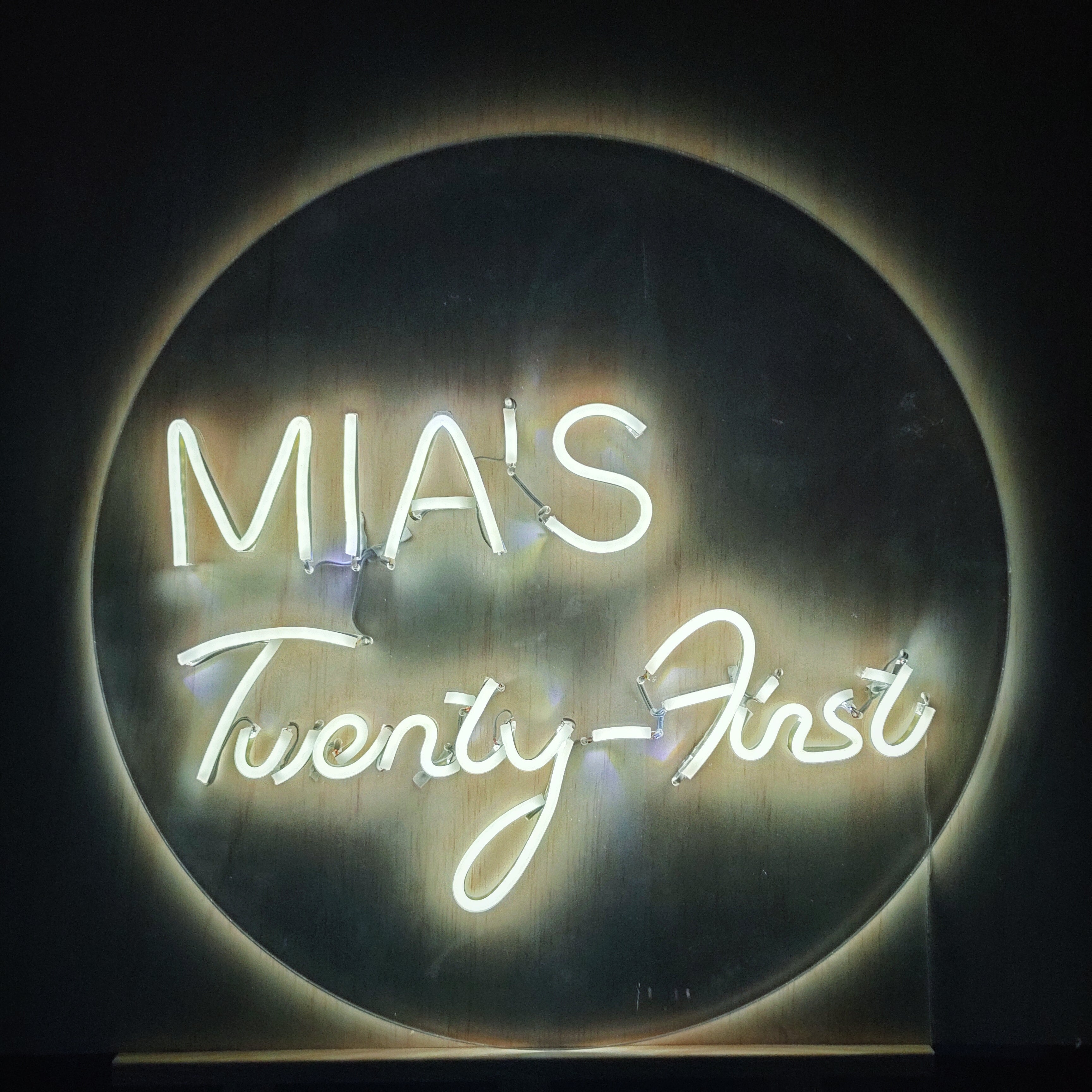 Neon LED Light Circle Acrylic Sign – Laser Dragon